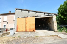 A vendre en exclusivité, proche de la Belgique et du Luxembourg, situé sur la commune d’INOR, une grange de 108 m² !