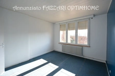 A vendre en exclusivité, proche de la Belgique et du Luxembourg, immeuble rénové en 2003 avec local commercial  et un appartement d’environ 68 ² habitables (deux chambres !
