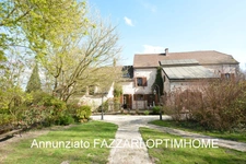 Au cœur d’un domaine clos de 1,5 hectare, ce moulin rénové offre un cadre unique entre étang, rivière et nature préservée.
