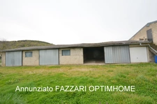 À vendre en exclusivité à Lion-devant-Dun, bâtiment à usage de garages et bureau, surface totale 282 m²!