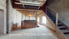 A vendre en exclusivité, proche de la Belgique et du Luxembourg, un ancien corps de ferme de 144 m² habitable avec 400 m² environ de dépendance !
