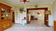 A vendre en exclusivité, proche de la Belgique et du Luxembourg, un ancien corps de ferme de 144 m² habitable avec 400 m² environ de dépendance !