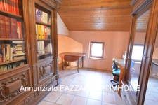 A vendre en exclusivité, Maison 4 façades au calme absolu à Montmédy – Proximité Belgique et Luxembourg – Jardin arboré (7 chambres, 230 m² habitables).