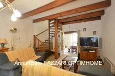 A vendre en exclusivité, proche de la Belgique et du Luxembourg, une agréable maison de village rénovée de 153 m² habitable, 3 chambres, l’ensemble sur une parcelle de 375 m² !