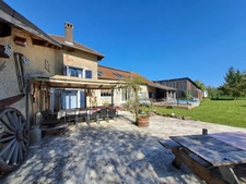 Proche Belgique et Luxembourg, Propriété de charme avec activité touristique de 384 m² habitable 