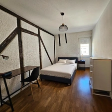 EXCLUSIF : Splendide Appartement Haussmannien en Duplex avec Rendement Locatif