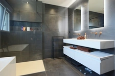 Vous rêvez d’une maison moderne aux finitions premium à Florange ? Cette pépite de 2023 avec cuisine haut de gamme et verrières design va vous séduire !