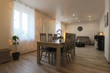 Maison de ville 5 pièces – 152 m² – Jardin verdoyant de 431 m² – Clouange centre