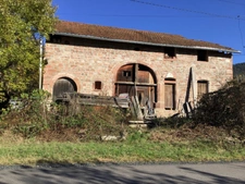 Maison en pierre à rénover à Taintrux - Un potentiel exceptionnel à saisir !