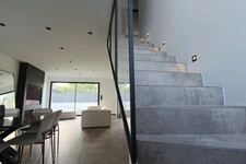 Vous rêvez d’une maison moderne aux finitions premium à Florange ? Cette pépite de 2023 avec cuisine haut de gamme et verrières design va vous séduire !