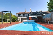 LA MAXE – Maison familiale de 230 m² au sol avec piscine chauffée et généreux espaces extérieurs