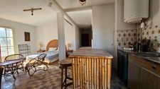 A ne pas manquer ! Grand studio + 1 place de parking privative