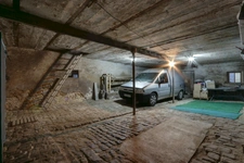INGLANGE : Superbe Corps de Ferme Rénové avec Vastes Dépendances à Inglange - Une très belle opportunité pour Artisans, Investisseurs et Familles en Quête d'Espace