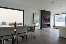 Vous rêvez d’une maison moderne aux finitions premium à Florange ? Cette pépite de 2023 avec cuisine haut de gamme et verrières design va vous séduire !