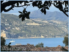 Ancienne Villa Rothschild – Élégant 2 pièces rénové avec terrasse et aperçu mer