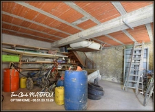 Maison d'environ 71 m2 à rénover avec terrain constructible séparé d'environ 202 m2 