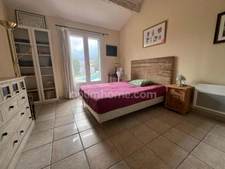 Maison à FONTVIEILLE de plain pied proche centre ville