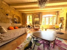 Propriété en pierres composée de 2 habitations à SAINT REMY DE PROVENCE