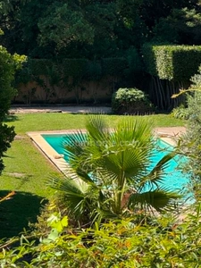 Propriété en pierres composée de 2 habitations à SAINT REMY DE PROVENCE