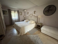 Propriété en pierres composée de 2 habitations à SAINT REMY DE PROVENCE