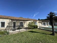 Maison à FONTVIEILLE de plain pied proche centre ville