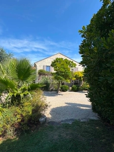 Propriété en pierres composée de 2 habitations à SAINT REMY DE PROVENCE