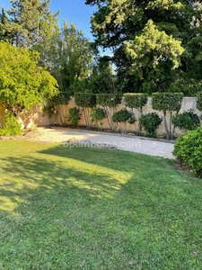 Propriété en pierres composée de 2 habitations à SAINT REMY DE PROVENCE