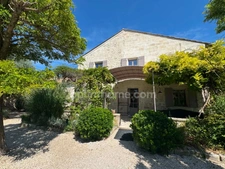 Propriété en pierres composée de 2 habitations à SAINT REMY DE PROVENCE