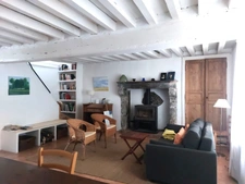 Maison en Pierre avec des Belles pièces lumineuses et des superbes volumes 