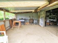 Maison indépendante habitable de suite sur un beau terrain clos !!