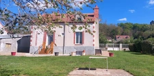 Maison indépendante habitable de suite sur un beau terrain clos !!