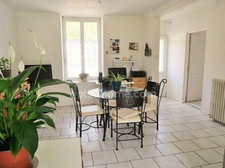 Maison indépendante habitable de suite sur un beau terrain clos !!