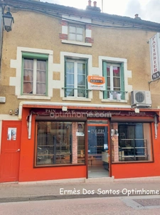 Idéal pour commerçant ou investisseur pour diviser en appartements.