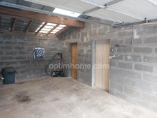 Maison indépendante habitable de suite sur un beau terrain clos !!