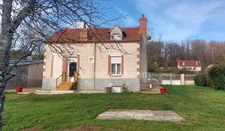 Maison indépendante habitable de suite sur un beau terrain clos !!