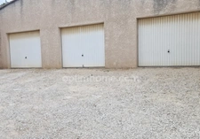 REZ DE JARDIN T2 AVEC 2 PLACES DE PARKING!