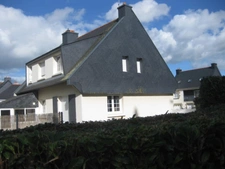 Tregueux proche centre. Maison de 4/5 pièces, 3 chambres, ,bon état, 473m2 de terrain,exposition Est/Ouest