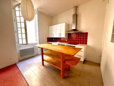 Rue du Refuge - Quartier du PANIER - T3 Typique Rénové - 63 m2 - Traversant Est/Ouest -       264 600 euro