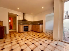 13016 - RUE RABELAIS - REZ de JARDIN AU CALME - 65m 2 - T3 -   178 200 euro