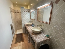 REZ DE JARDIN - 13004 - 118 M2 - T3/4 , grenier, buanderie      349 200 euro