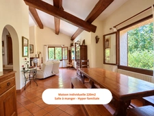 13400  Aubagne (Casamance et Chateau de Creissauds) Maison Individuelle -  4 à 5 chambres - 220m2 hab et 300m2 plancher