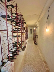 VILLA d'ARCHITECTE - 300m2 environ  4 CHAMBRES  - Piscine, Jacuzzi, Forage, Garage + grand T2 - 13011 - 1 149 300 euro