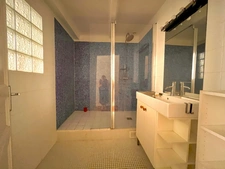 Rue du Refuge - Quartier du PANIER - T3 Typique Rénové - 63 m2 - Traversant Est/Ouest -       264 600 euro