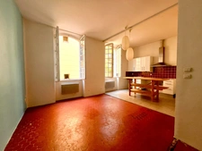 Rue du Refuge - Quartier du PANIER - T3 Typique Rénové - 63 m2 - Traversant Est/Ouest -       264 600 euro