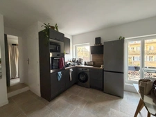 Rue Consolat - T2 -Dernier étage - 30m2 - Parfait Etat     126 000 euro FAI