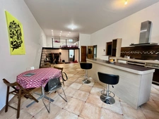 SOUS OFFRE ACCEPTEE - REZ DE JARDIN - 13004 - 118 M2 - T3/4 , grenier, buanderie      349 200 euro