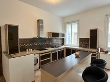 SOUS OFFRE ACCEPTEE - REZ DE JARDIN - 13004 - 118 M2 - T3/4 , grenier, buanderie      349 200 euro