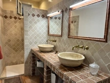 SOUS OFFRE ACCEPTEE - REZ DE JARDIN - 13004 - 118 M2 - T3/4 , grenier, buanderie      349 200 euro
