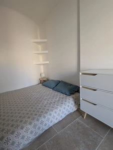 Rue Consolat - T2 -Dernier étage - 30m2 - Parfait Etat     126 000 euro FAI