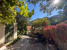 LA VESSE | Maison 63,20 m² – Terrain 431 m² | Véritable refuge méditerranéen.  509 400 euro